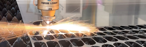 Corte a laser aplicado em metais para diferentes aplicações industriais